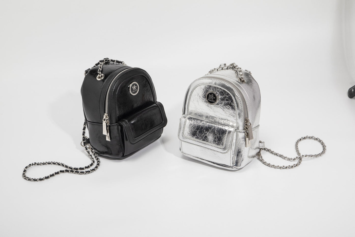 GESSY CHAIN STRAP SMALL BACKPACK IN SILVER