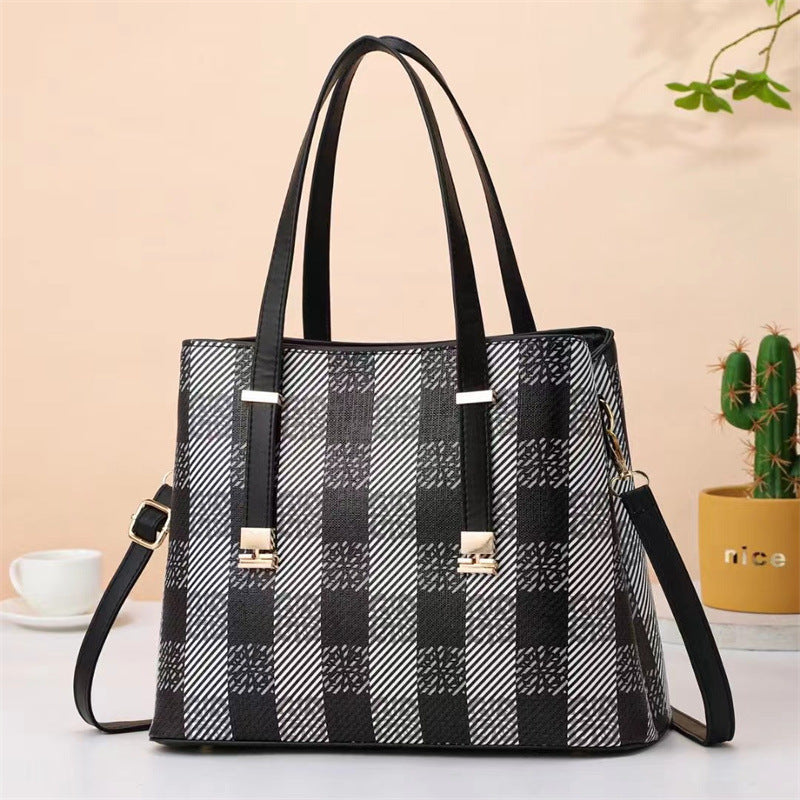 GESSY CHECKERED HANDBAG TOTE BAG IN BLACK