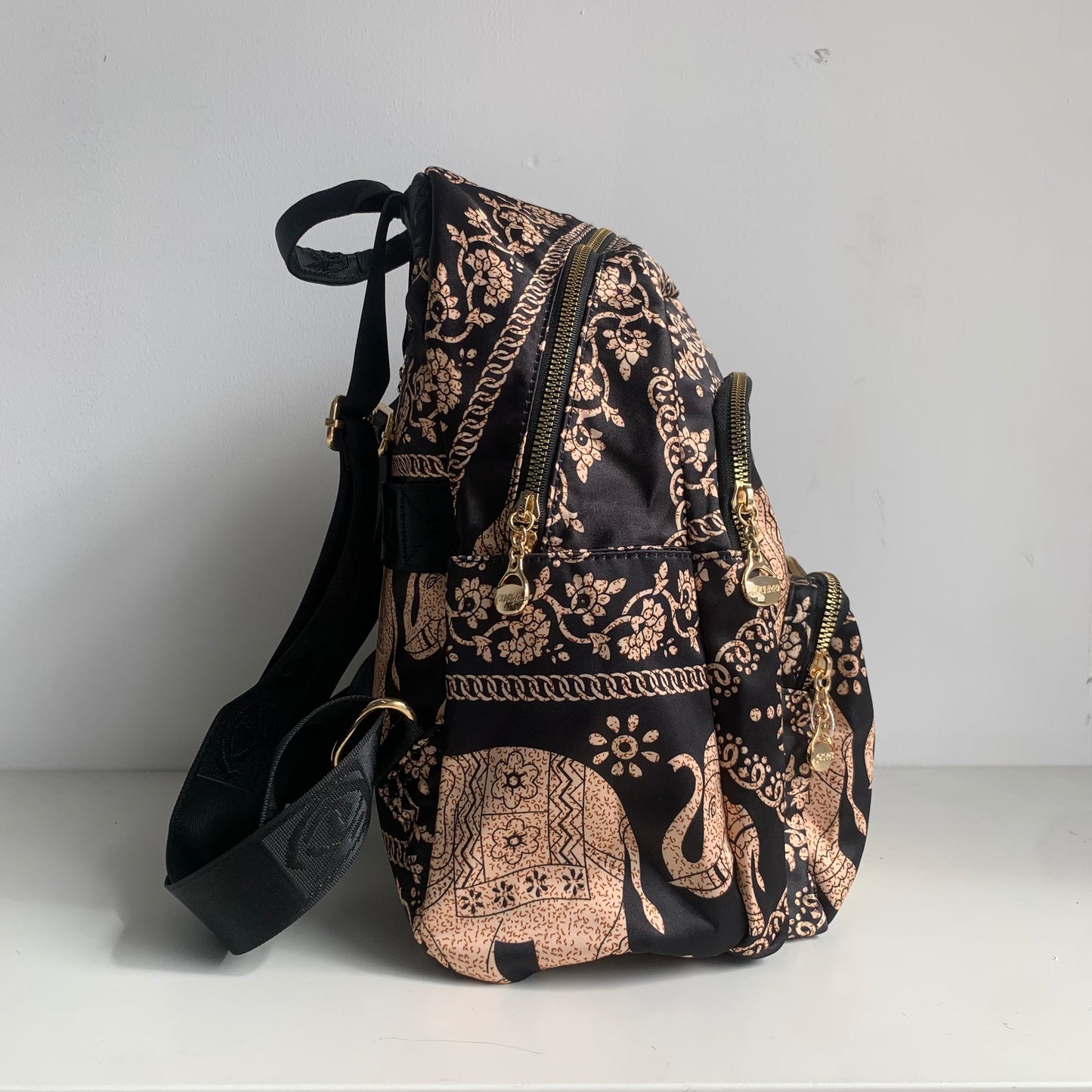 GESSY NYLON MULTI-LAYER BIG BACKPACK IN GOLD ELEPHANT PRINT