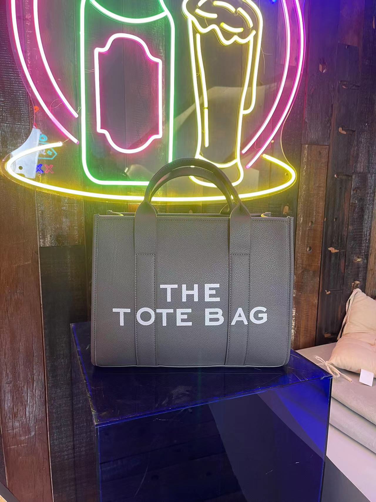 GESSY LARGE CAPACITY PU LEATHER LETTER PRINT TOTE BAG