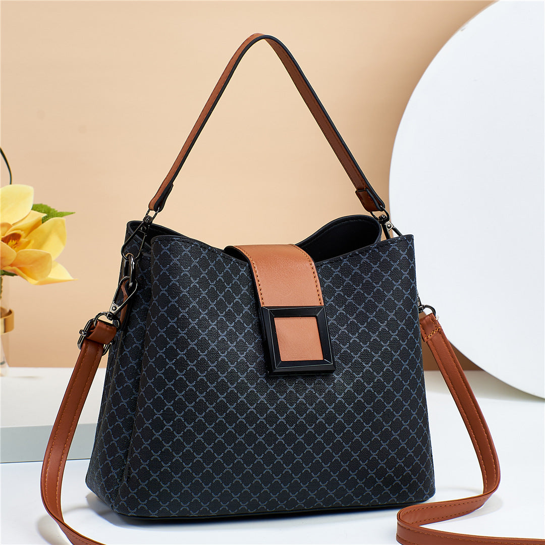 GESSY MESH PRINT BUCKET BAG IN BLACK