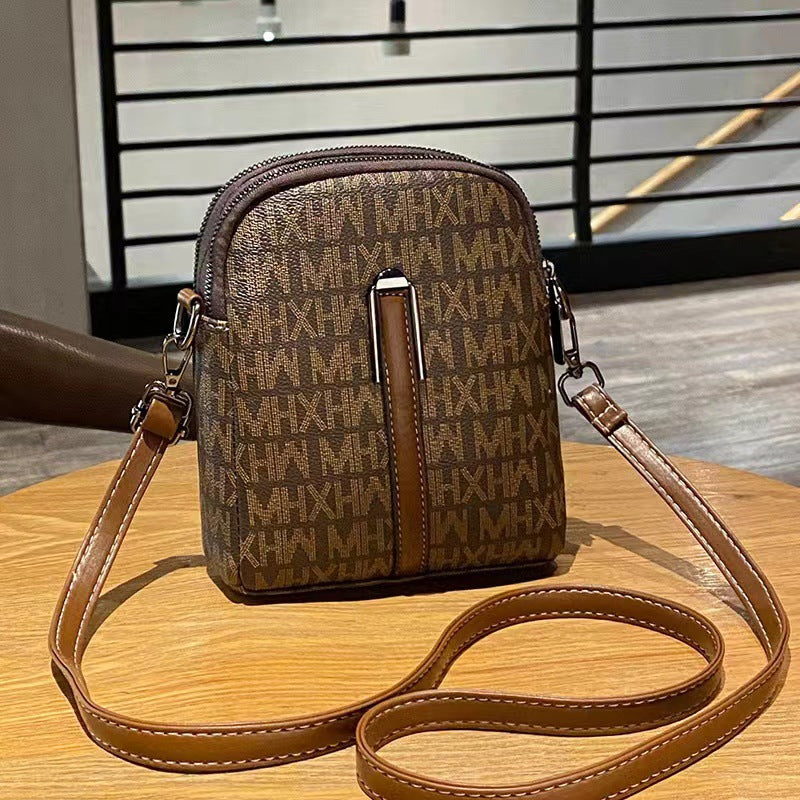 GESSY CLASSIC LETTER PRINTED ZIP-LOCK BAG IN COFFEE