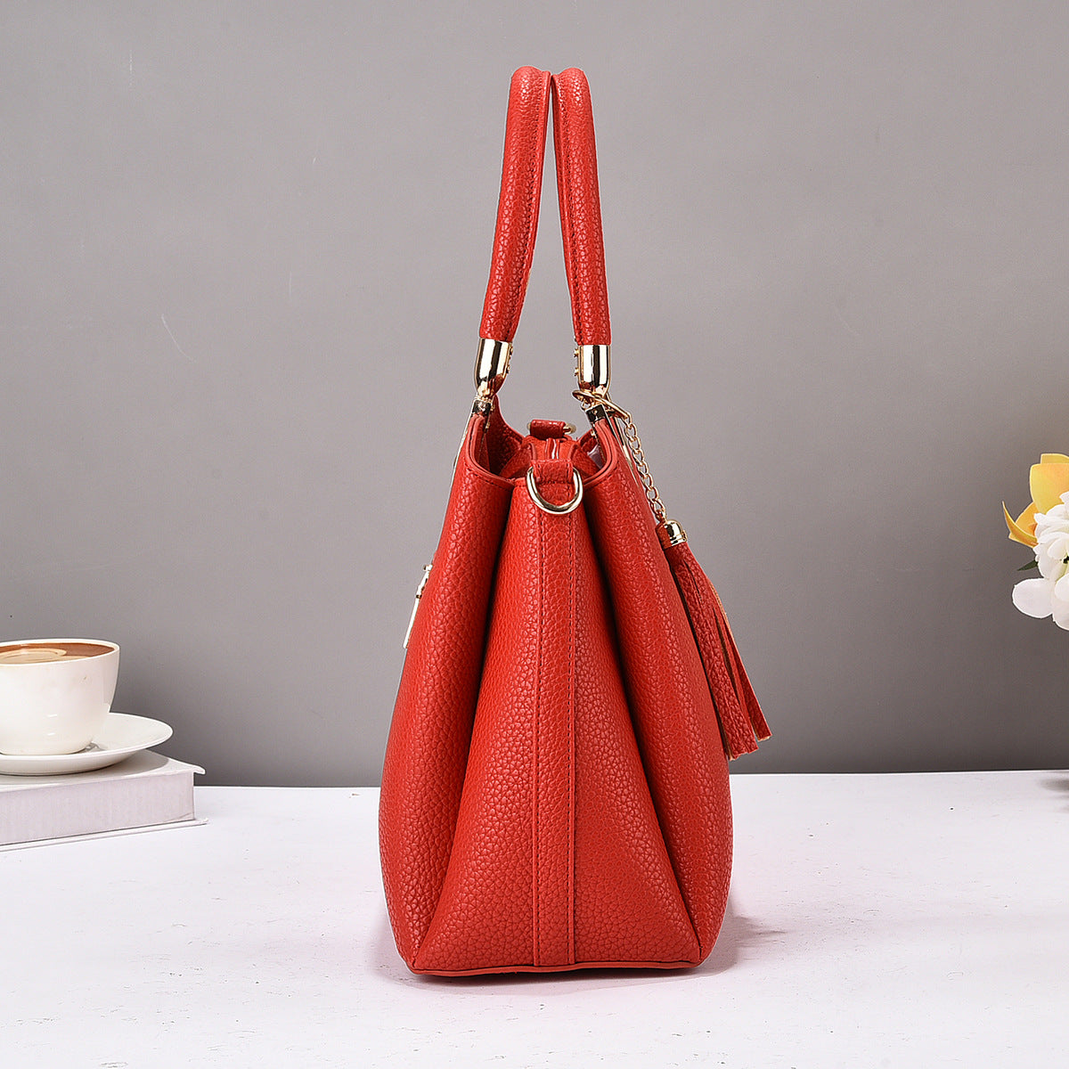 GESSY V LETTER TASSEL DECOR TOTE BAG