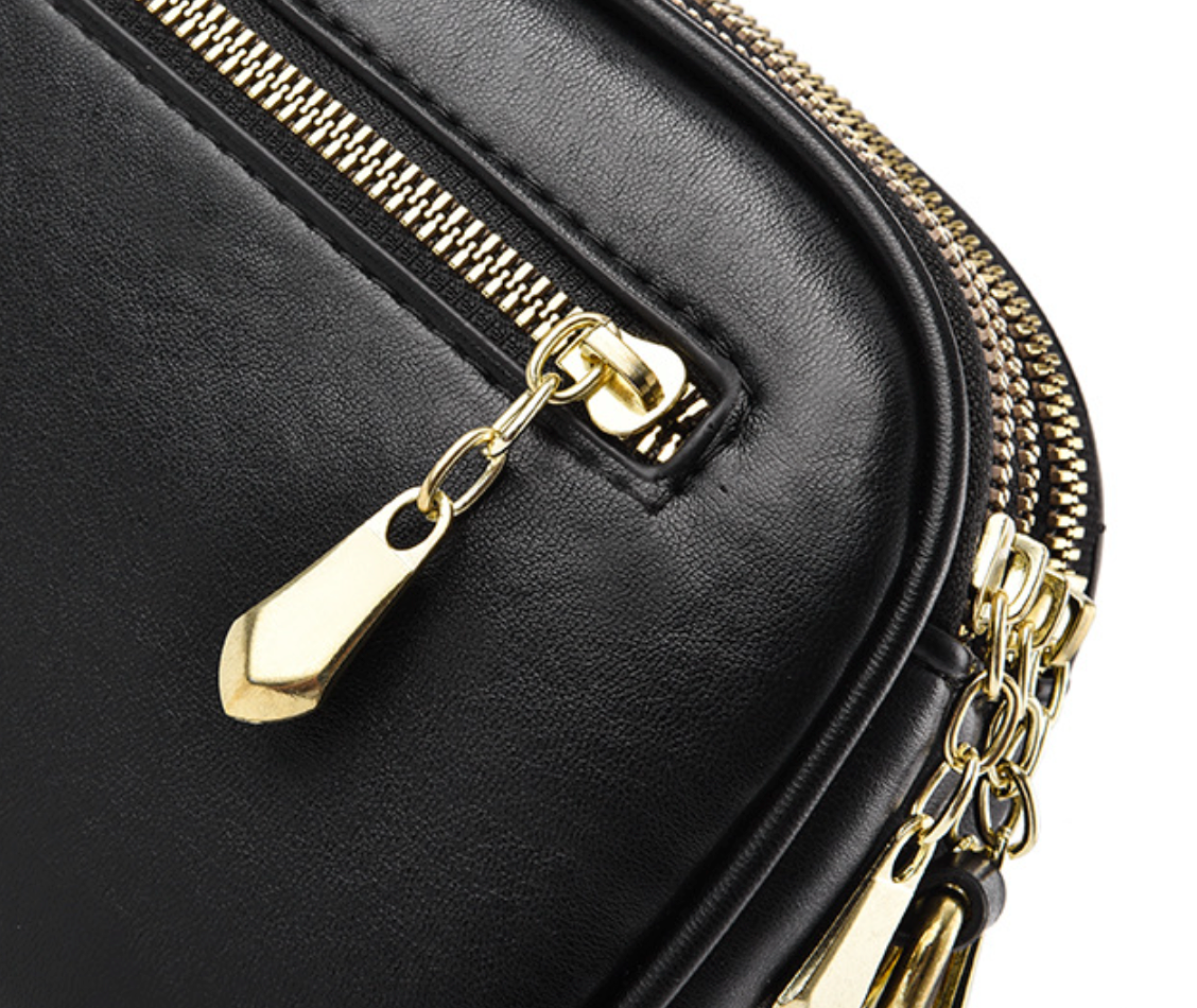 GESSY QUILTED DIAMOND SHAPE CROSSBODY BAG IN BLACK