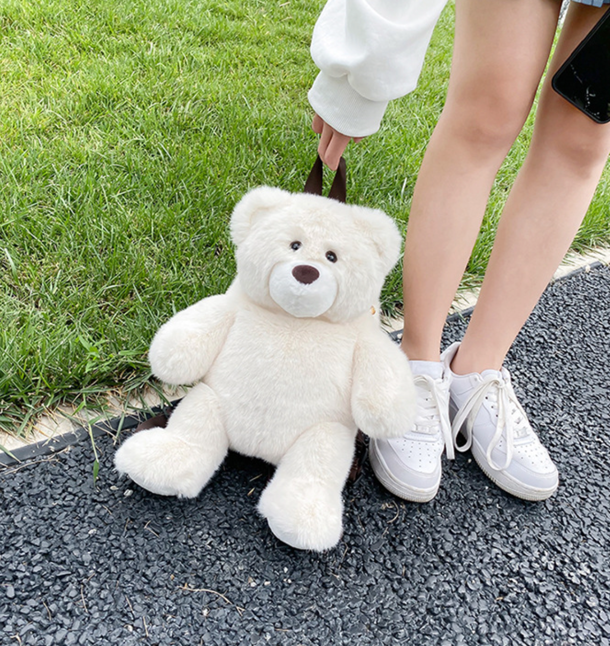 GESSY KID BACKPACK BEAR DOLL IN WHITE