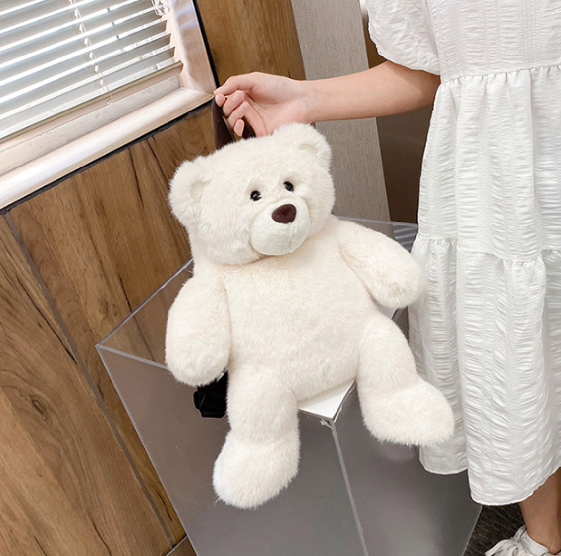 GESSY KID BACKPACK BEAR DOLL IN WHITE
