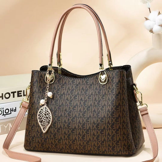 GESSY LETTER PRINT HANDBAG TOTE BAG IN BROWN WITH LEAF PAD