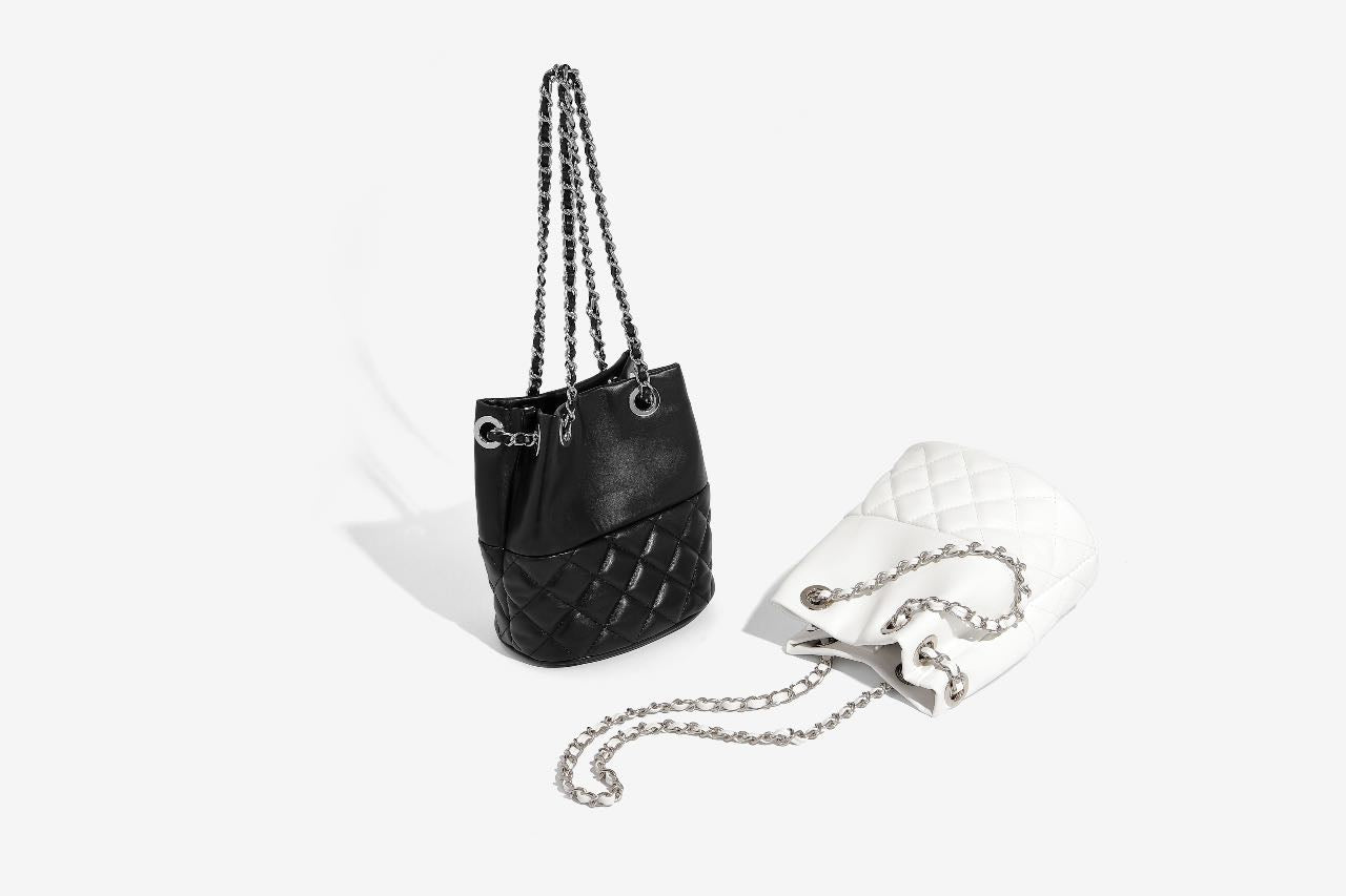 GESSY QUILTED PATTERN CHAIN BUCKET HANDBAG