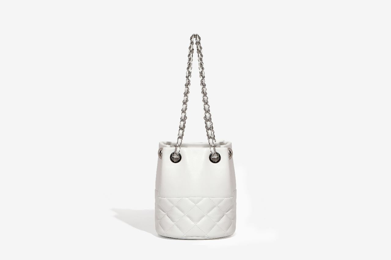 GESSY QUILTED PATTERN CHAIN BUCKET HANDBAG
