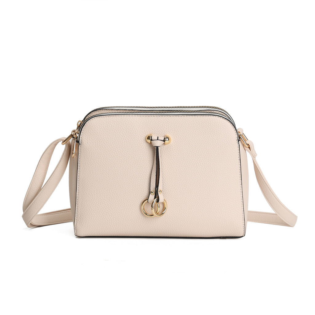 GESSY RING DECOR HANDBAG IN CREAM
