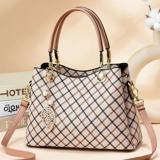 GESSY LATTICES HANDBAG TOTE BAG IN BEIGE WITH LEAF PAD