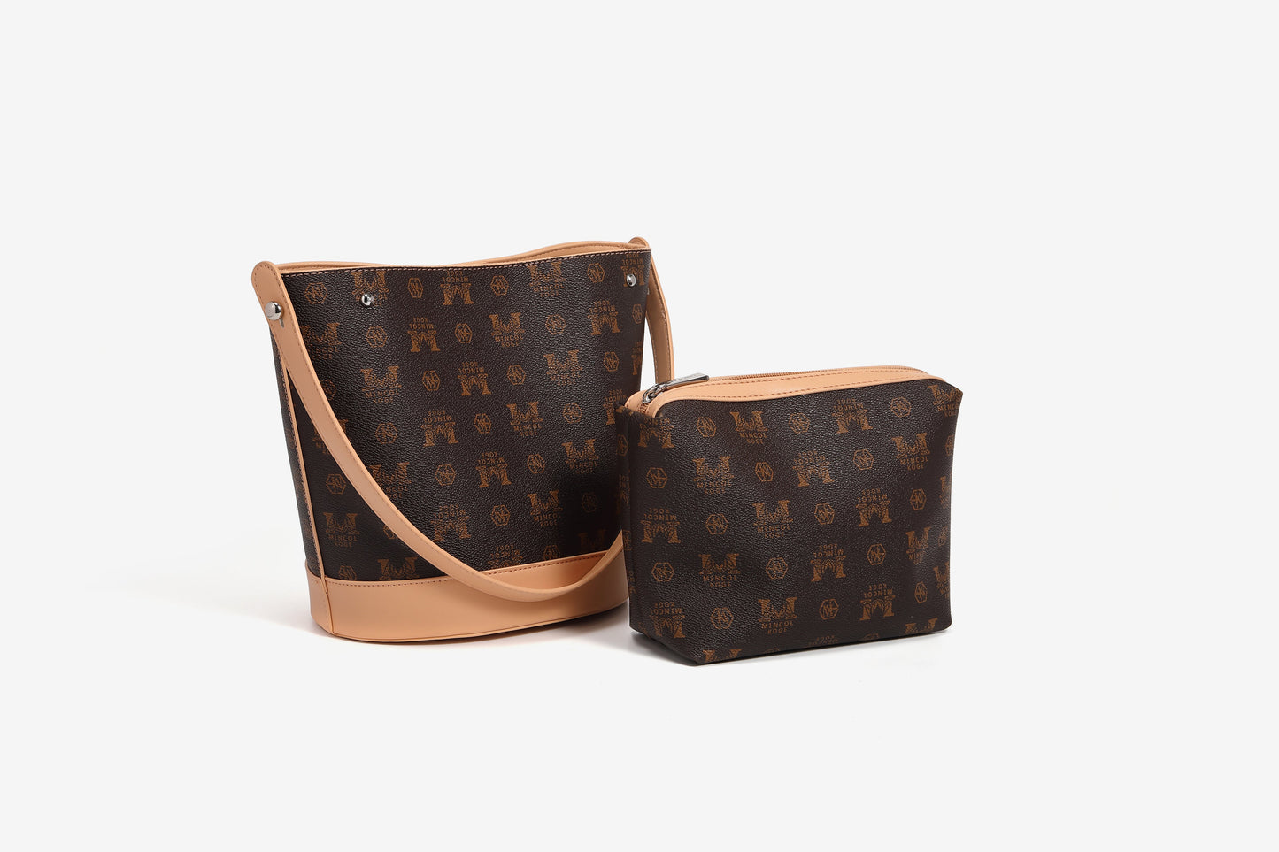 GESSY LOGO PRINT BUCKET BAG IN COFFEE