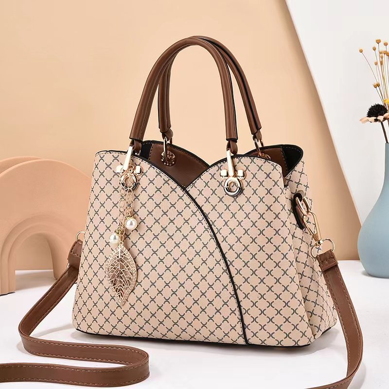 GESSY LATTICE PRINT TOTE BAG