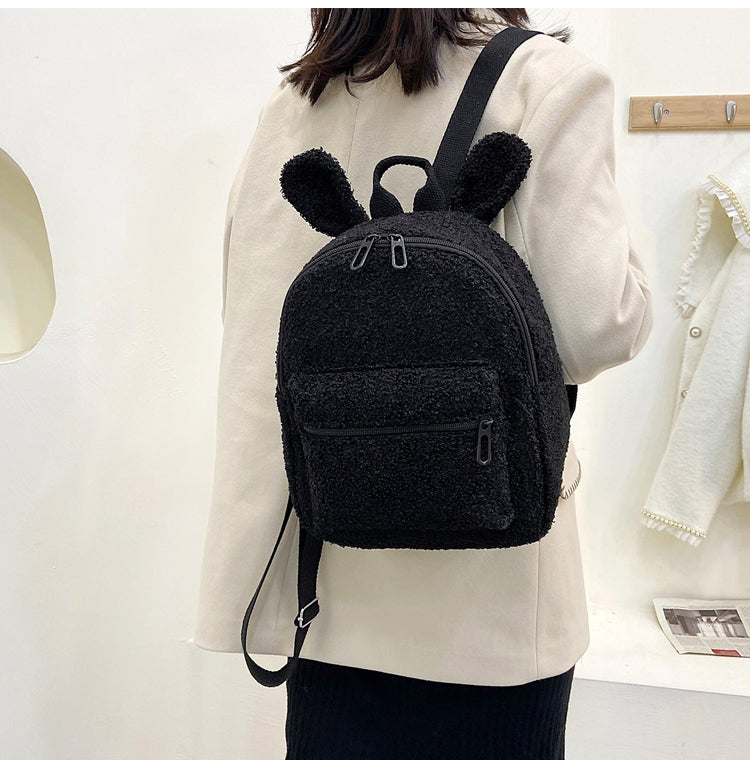 GESSY FURRT BACKPACK IN BLACK