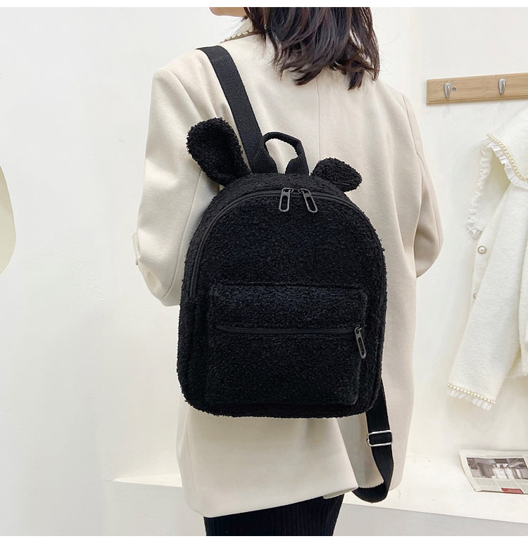 GESSY FURRT BACKPACK IN BLACK