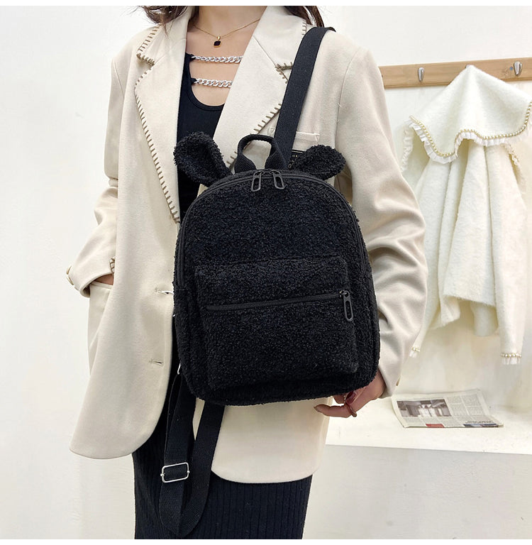 GESSY FURRT BACKPACK IN BLACK
