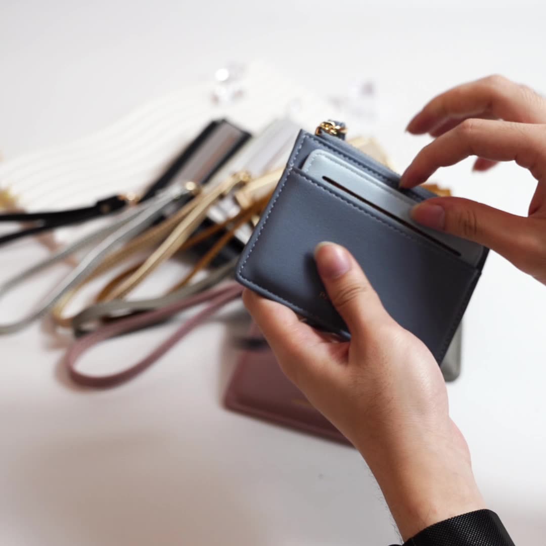 GESSY MULTI-LAYER CARD HOLDER WITH LANYARD IN BLACK