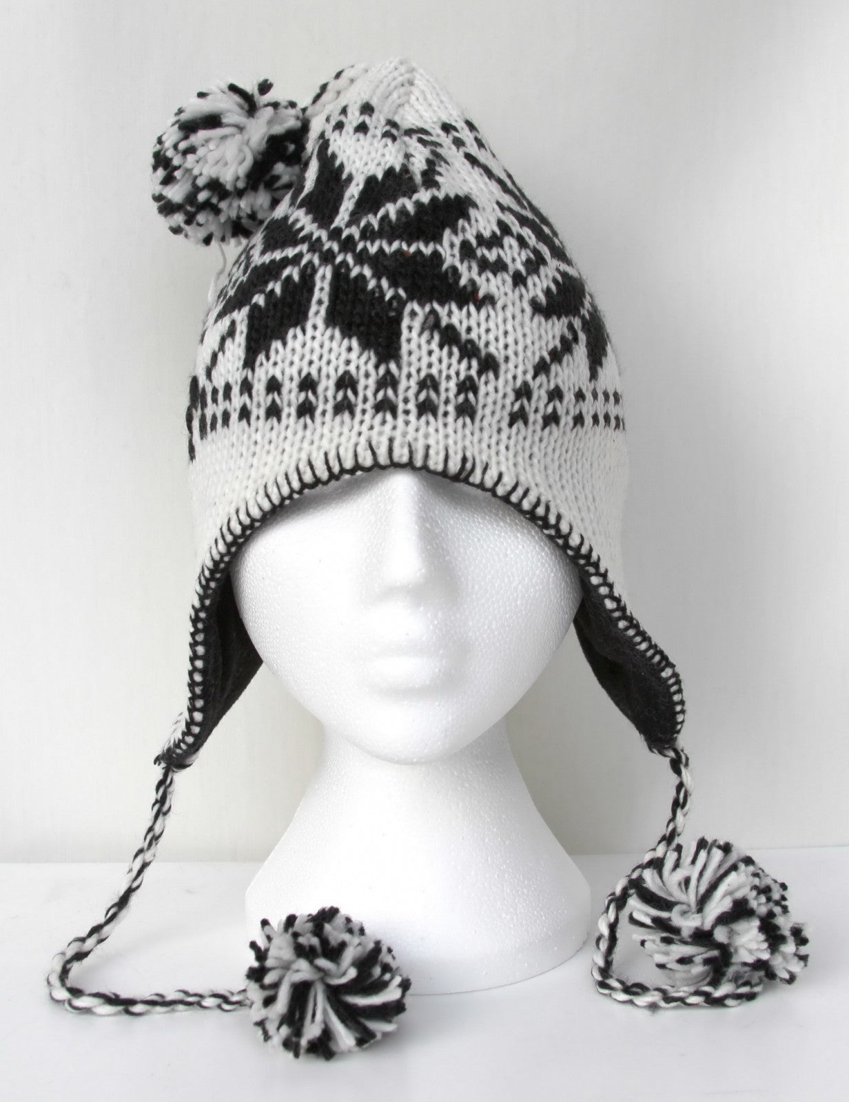 GESSY SKI WINTER WOOLEN HAT SNOWFLAKE PATTERN IN BLACK AND WHITE