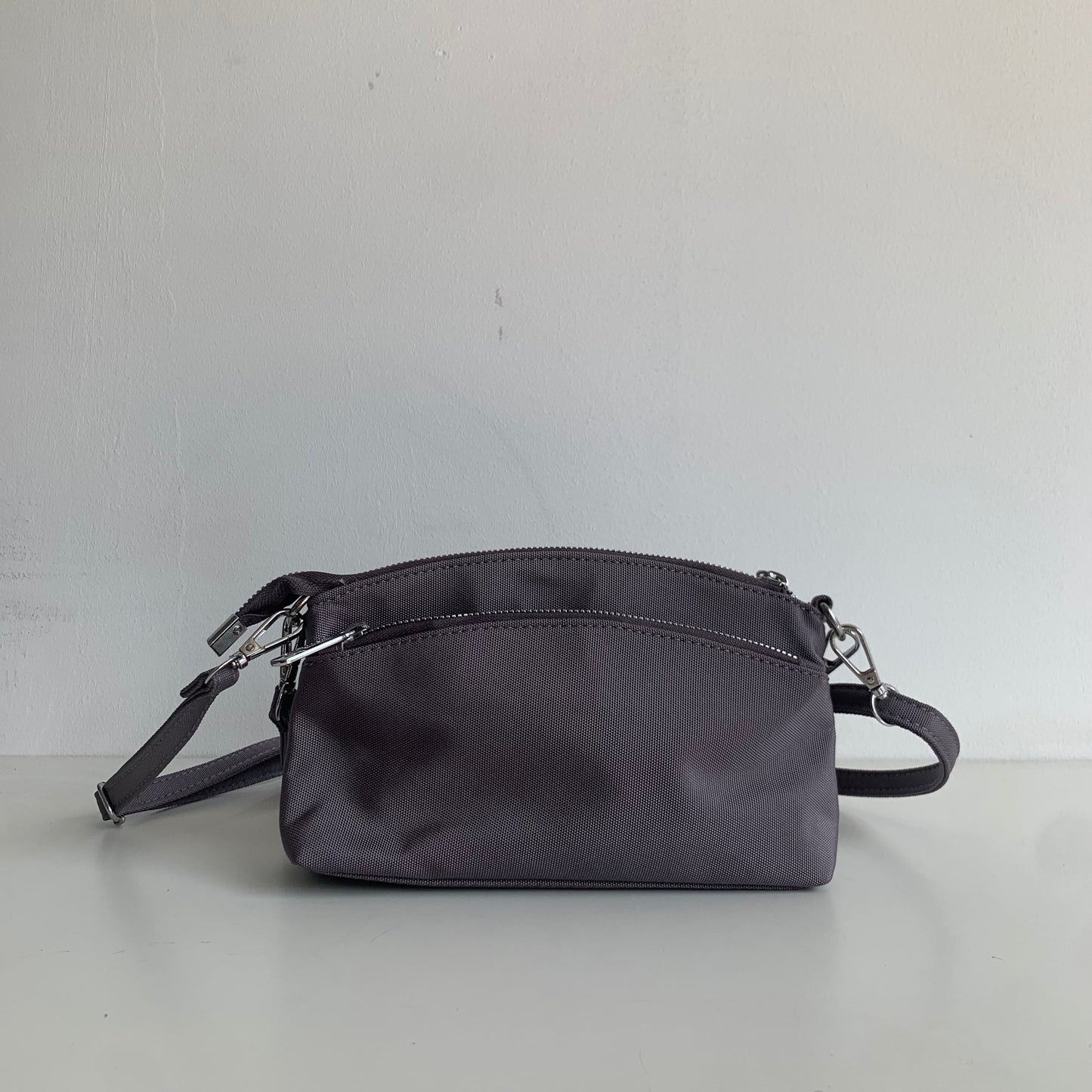 GESSY MULTI-LAYER CROSSBODY BAG IN GREY