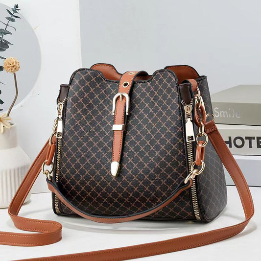 GESSY RETRO MESH PRINT METAL SNAP BUCKET BAG IN COFFEE