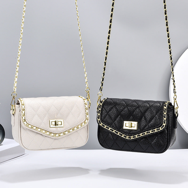 GESSY FLAP BAG WITH CHAIN IN BLACK