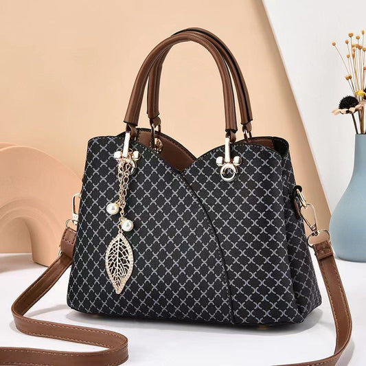 GESSY LATTICE PRINT TOTE BAG