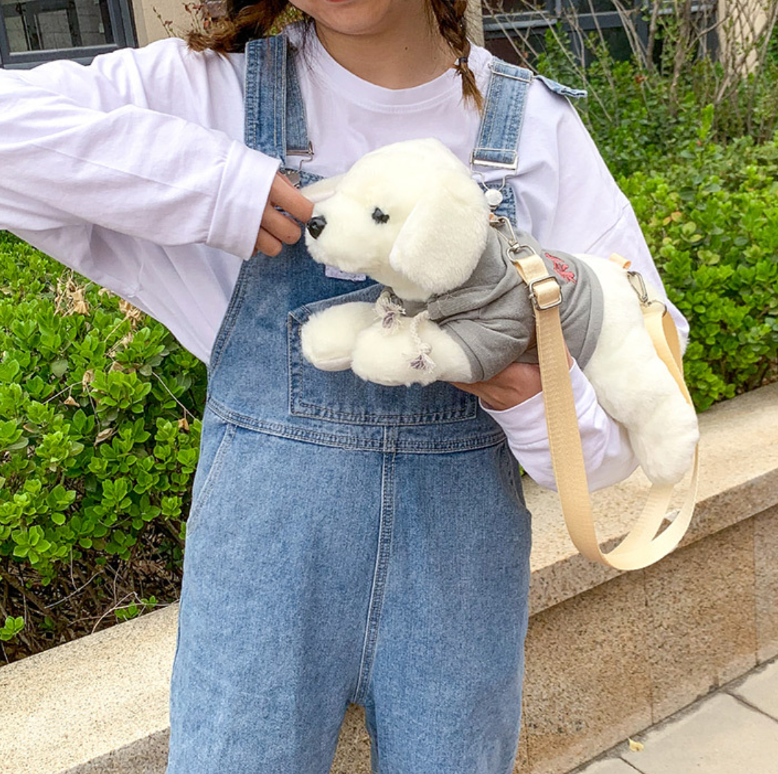 GESSY PUPPY DOLL CROSSBODY BAG IN CREAM