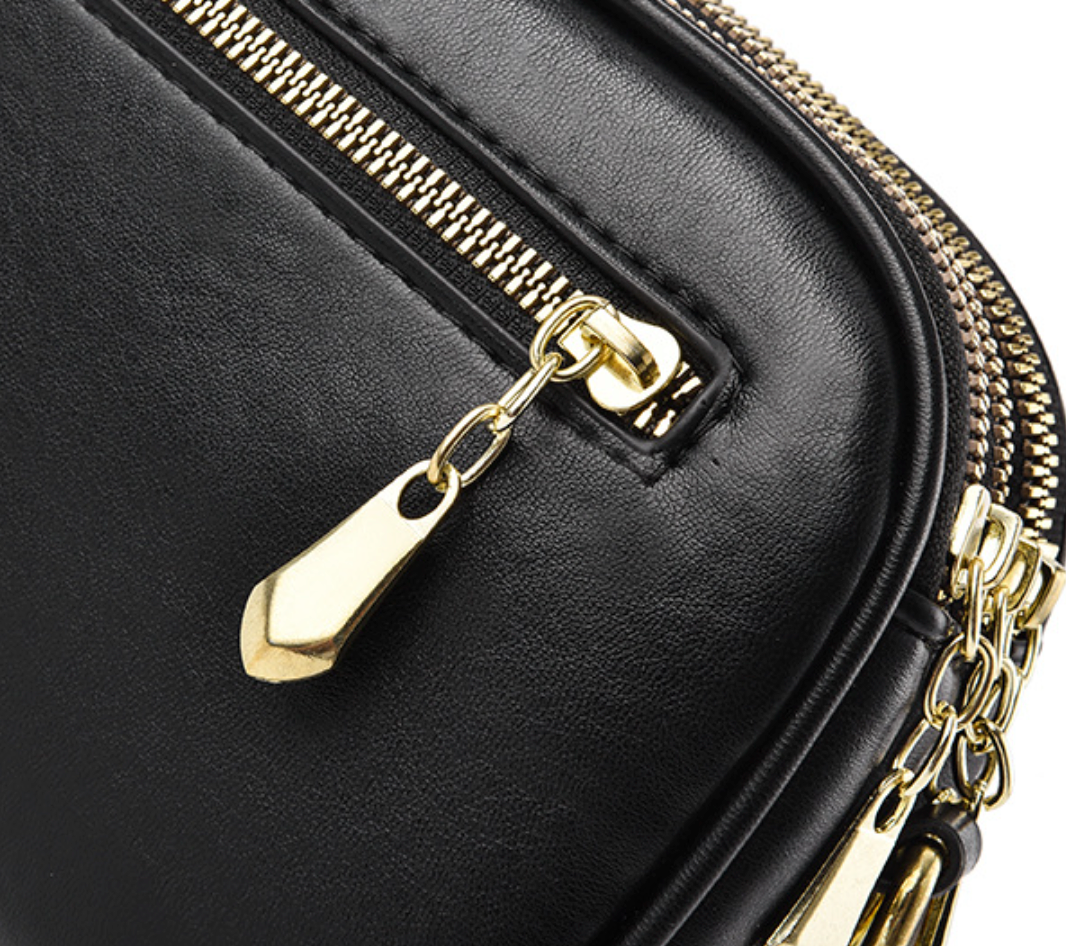 GESSY QUILTED DIAMOND SHAPE CROSSBODY BAG IN BLACK