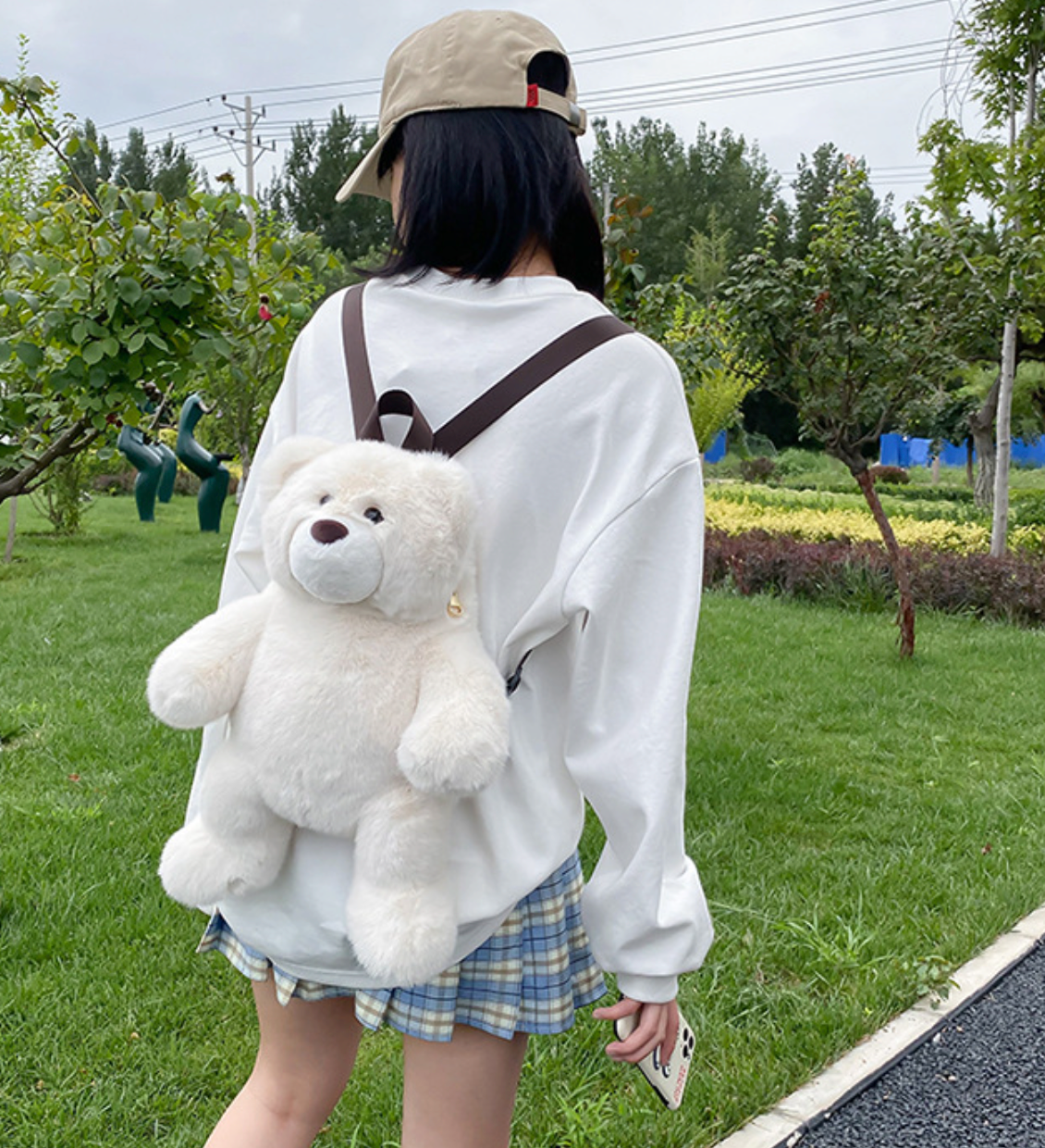 GESSY KID BACKPACK BEAR DOLL IN WHITE