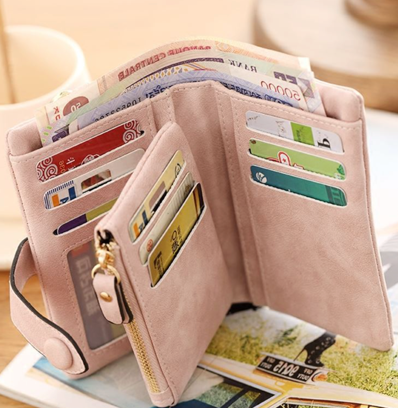 GESSY SOFT LEATHER SMALL SHORT PURSE IN GREY