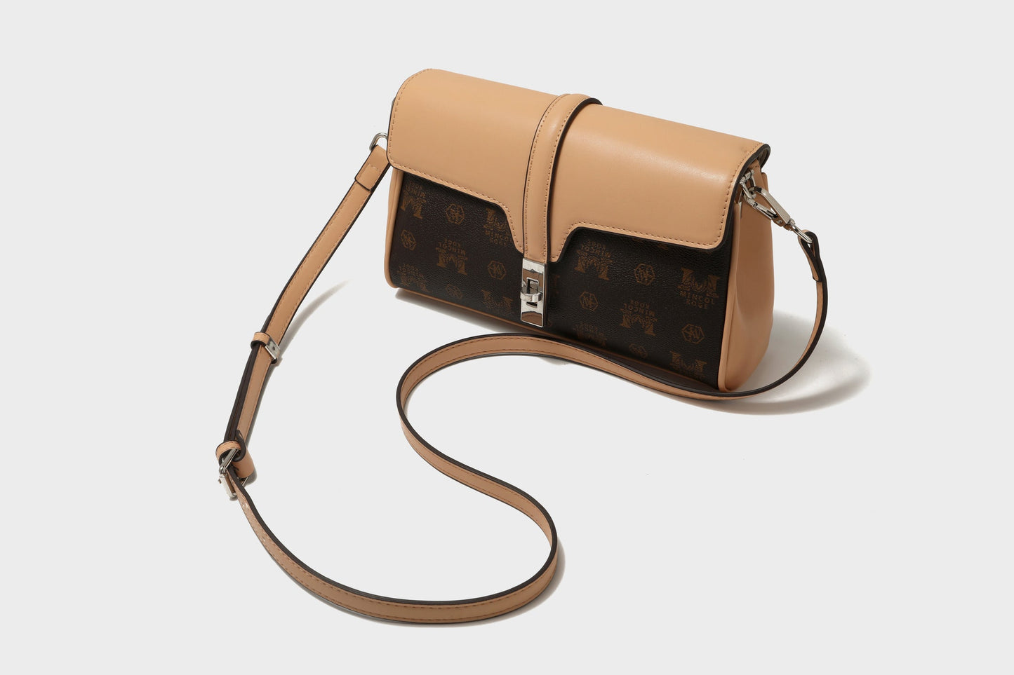 GESSY RETRO METAL BUCKLE COMPARTMENT FLAP BAG