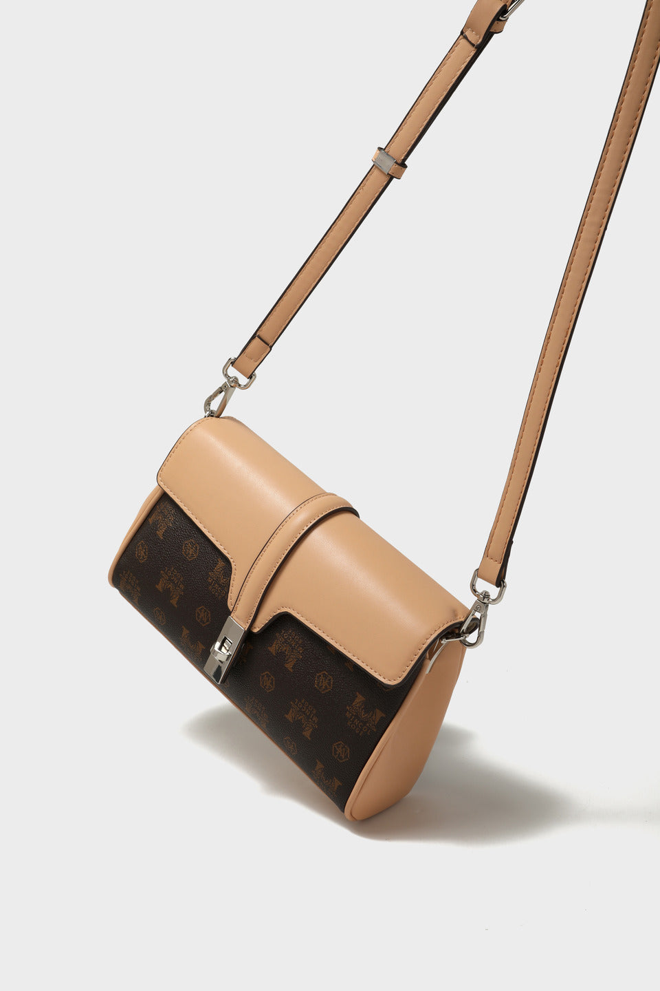 GESSY RETRO METAL BUCKLE COMPARTMENT FLAP BAG