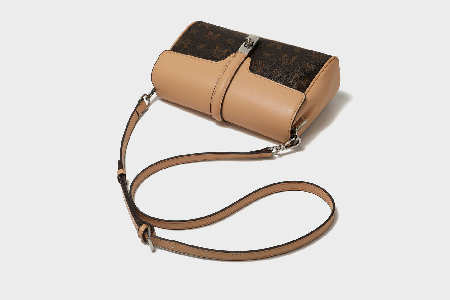 GESSY RETRO METAL BUCKLE COMPARTMENT FLAP BAG