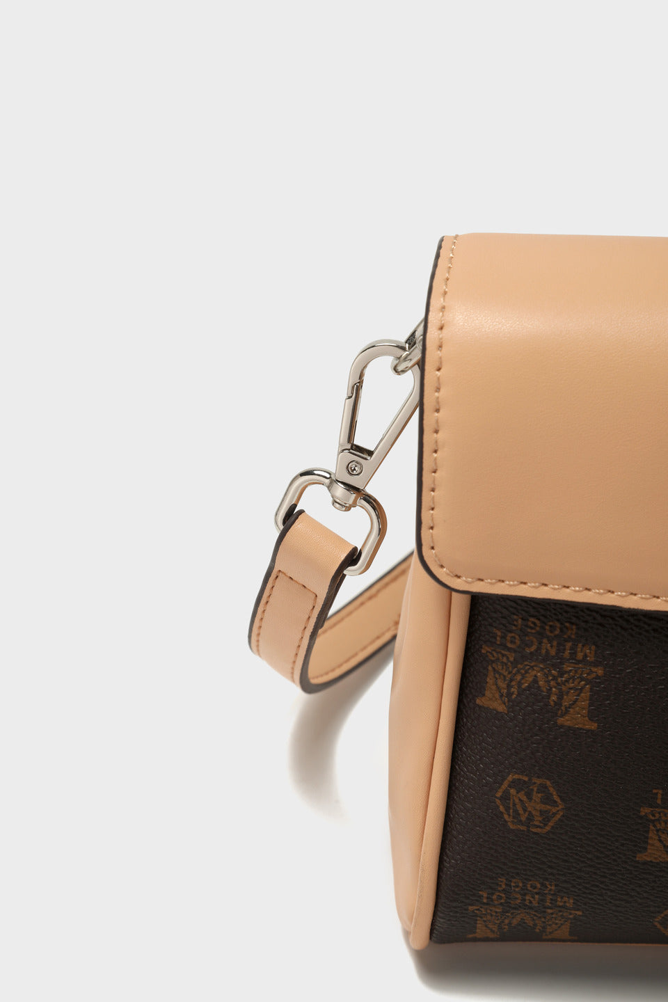 GESSY RETRO METAL BUCKLE COMPARTMENT FLAP BAG
