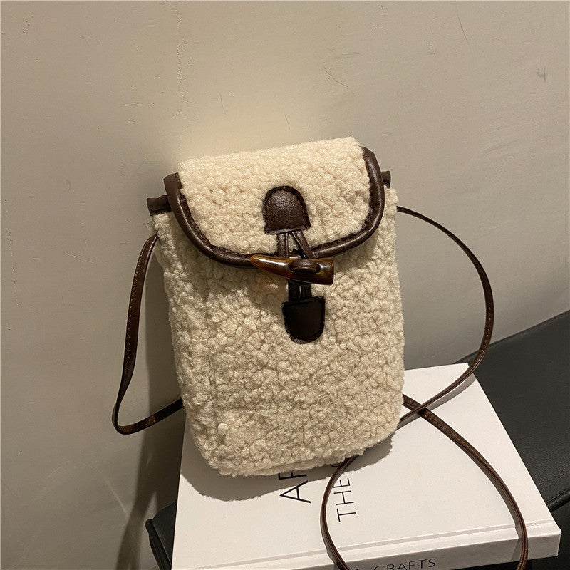 GESSY FLUFFY LAMBSWOOL CELLPHONE SHERPA BAG