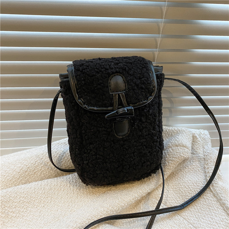GESSY FLUFFY LAMBSWOOL CELLPHONE SHERPA BAG